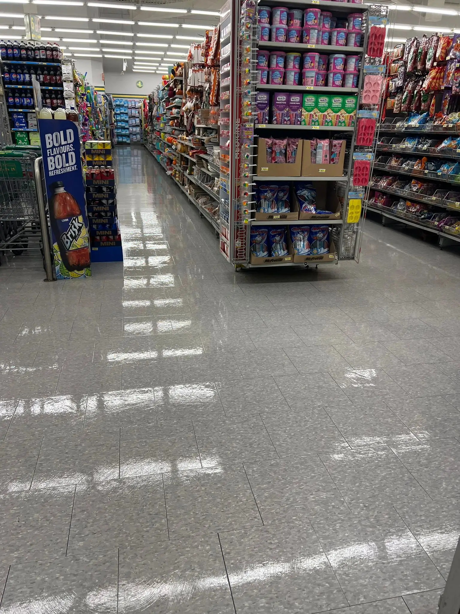 Retail Cleaning Services in Miami
